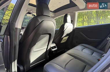 Седан Tesla Model 3 2019 в 