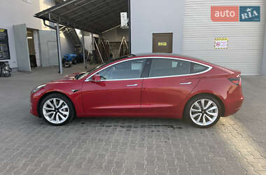 Седан Tesla Model 3 2020 в 