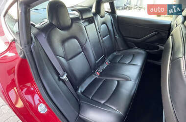 Седан Tesla Model 3 2020 в 