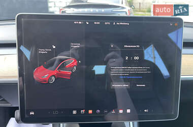 Седан Tesla Model 3 2020 в 