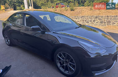 Седан Tesla Model 3 2023 в Черкассах