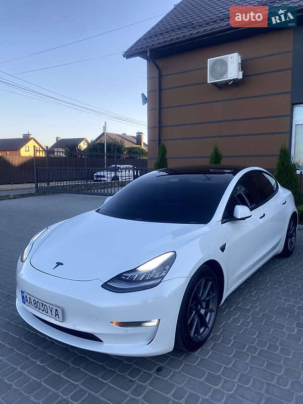 Седан Tesla Model 3 2020 в Вінниці