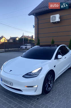 Седан Tesla Model 3 2020 в 