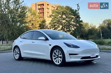 Седан Tesla Model 3 2021 в 