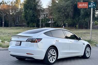 Седан Tesla Model 3 2021 в 