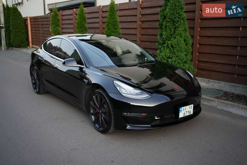 Tesla Model 3 2020