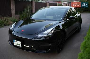 Седан Tesla Model 3 2020 в 