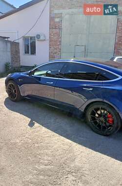 Седан Tesla Model 3 2019 в 