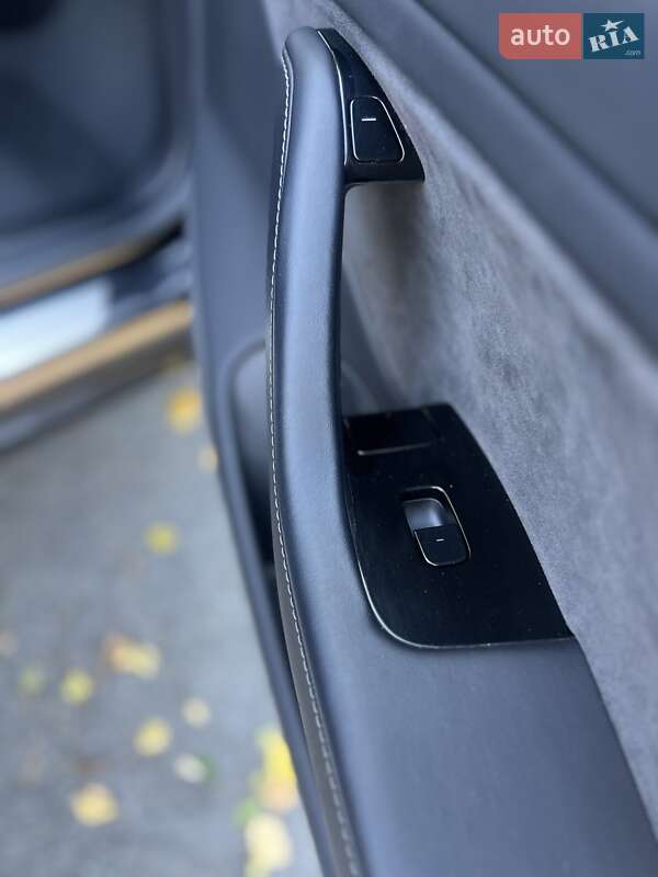 Седан Tesla Model 3 2018 в Звягелі