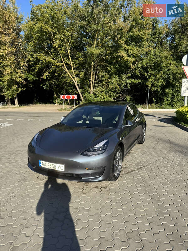 Седан Tesla Model 3 2019 в Киеве