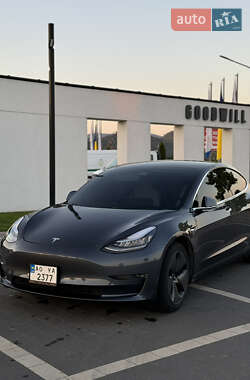 Седан Tesla Model 3 2020 в Мукачево