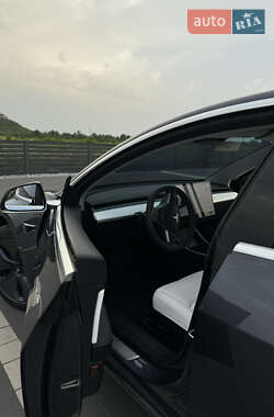 Седан Tesla Model 3 2020 в Мукачево
