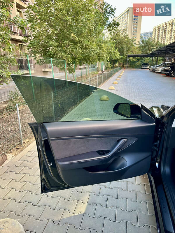 Седан Tesla Model 3 2021 в Одесі