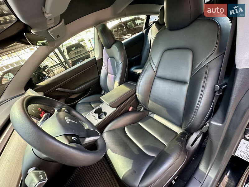 Седан Tesla Model 3 2021 в Одесі