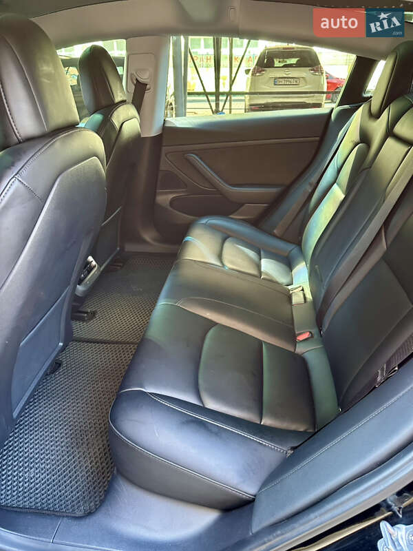 Седан Tesla Model 3 2021 в Одесі