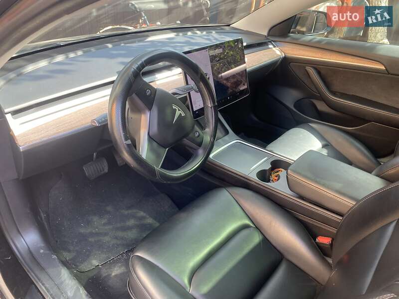 Седан Tesla Model 3 2021 в Киеве