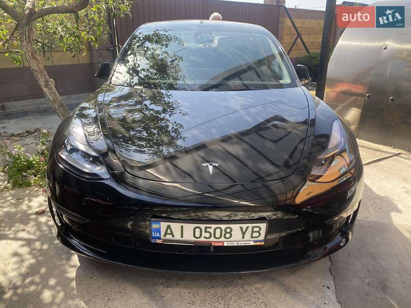 Седан Tesla Model 3 2021 в Киеве