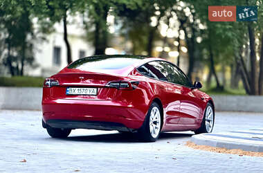 Седан Tesla Model 3 2021 в 