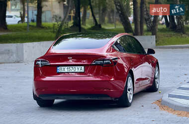 Седан Tesla Model 3 2021 в 