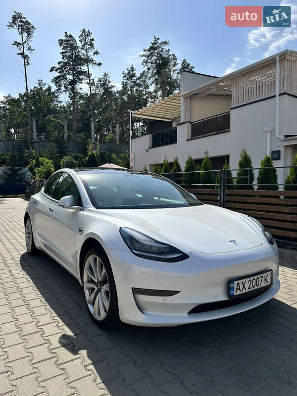 Седан Tesla Model 3 2019 в Киеве