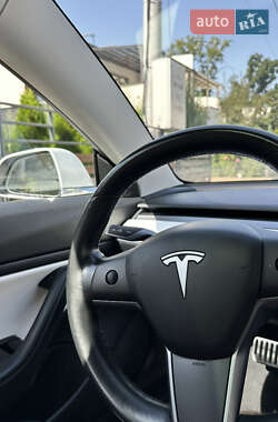 Седан Tesla Model 3 2019 в 