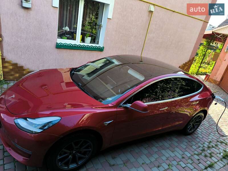Седан Tesla Model 3 2019 в Вінниці