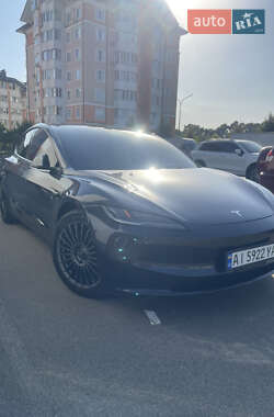 Седан Tesla Model 3 2024 в Буче