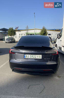 Седан Tesla Model 3 2024 в 