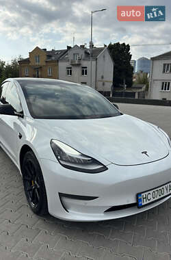 Седан Tesla Model 3 2020 в 