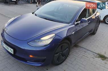 Седан Tesla Model 3 2020 в Шепетівці