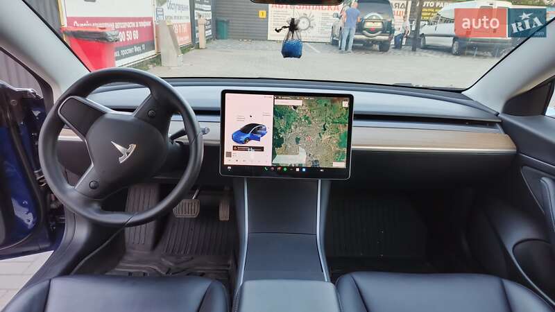 Седан Tesla Model 3 2020 в Шепетівці