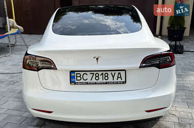 Седан Tesla Model 3 2021 в 