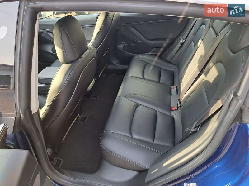 Седан Tesla Model 3 2020 в Києві