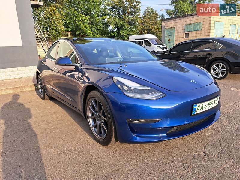 Седан Tesla Model 3 2020 в Києві