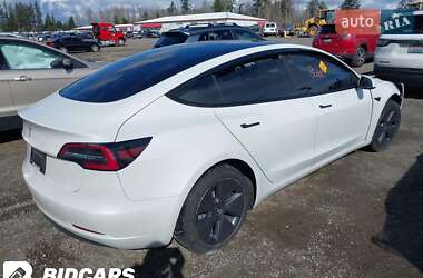 Седан Tesla Model 3 2021 в 