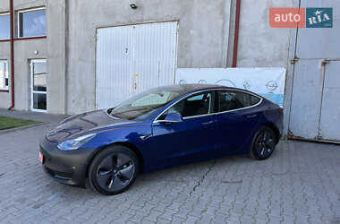 Седан Tesla Model 3 2018 в 