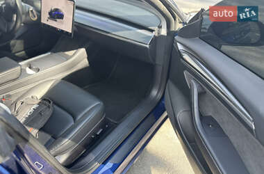 Седан Tesla Model 3 2022 в 