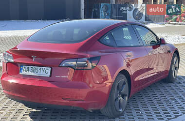 Седан Tesla Model 3 2022 в 
