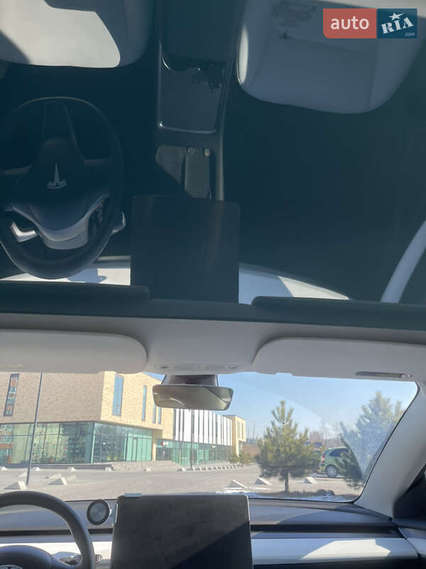 Седан Tesla Model 3 2022 в Львові фото 73 Седан Tesla Model 3 2022 в Львові