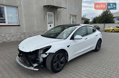 Седан Tesla Model 3 2022 в Луцке