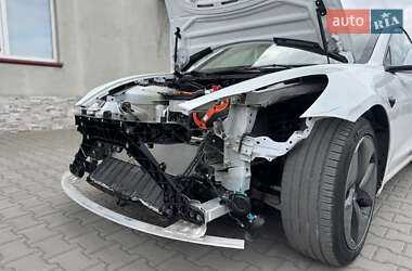 Седан Tesla Model 3 2022 в 