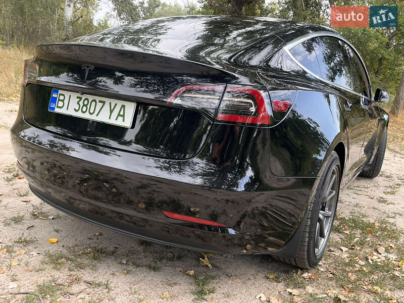 Седан Tesla Model 3 2019 в Кобеляках