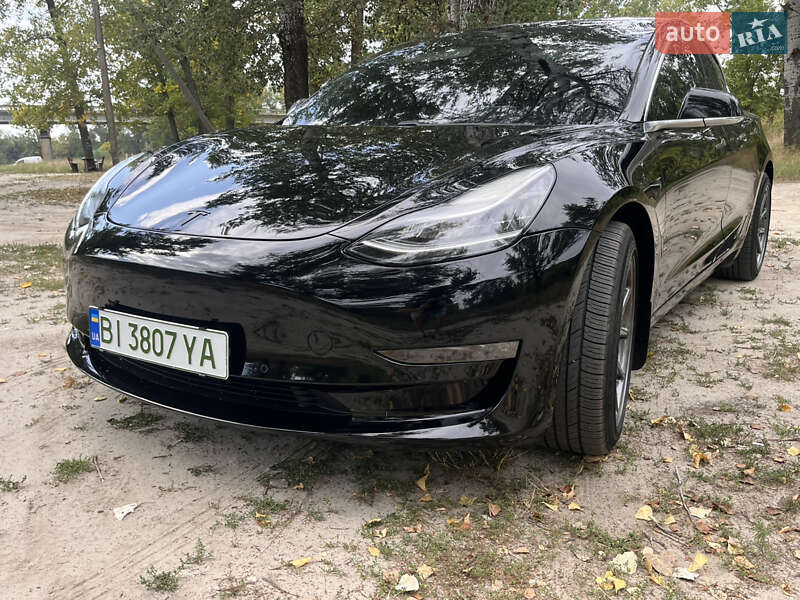 Седан Tesla Model 3 2019 в Кобеляках