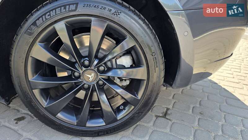 Седан Tesla Model 3 2018 в Львове фото 19 Седан Tesla Model 3 2018 в Львове