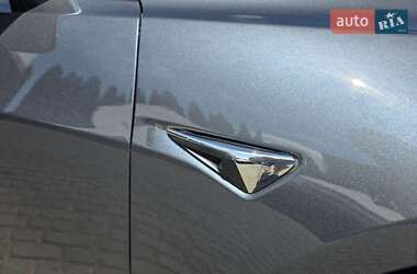 Седан Tesla Model 3 2018 в 