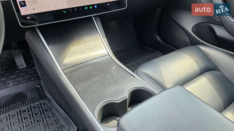 Седан Tesla Model 3 2018 в Львове фото 57 Седан Tesla Model 3 2018 в Львове