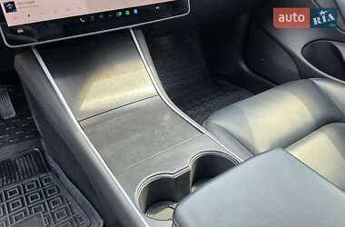 Седан Tesla Model 3 2018 в 