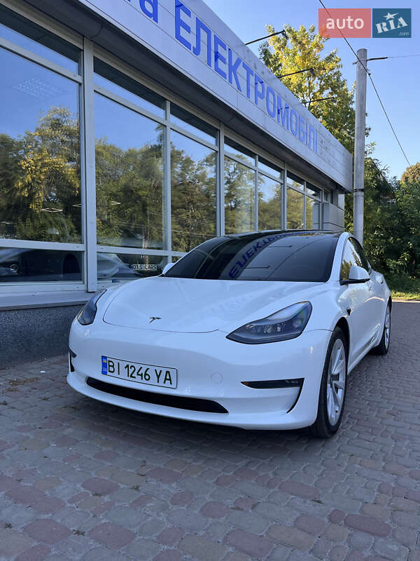 Седан Tesla Model 3 2022 в Полтаве