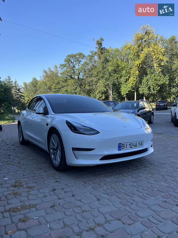 Седан Tesla Model 3 2022 в Полтаве