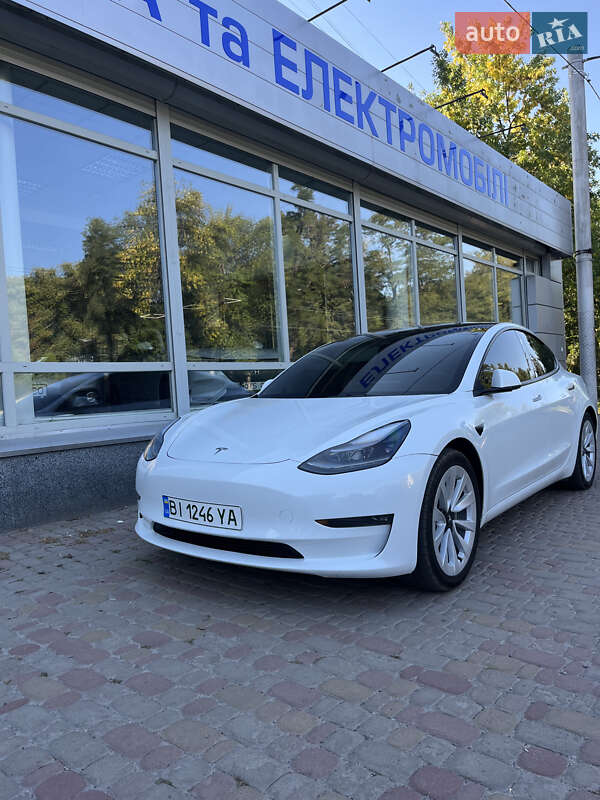 Седан Tesla Model 3 2022 в Полтаве